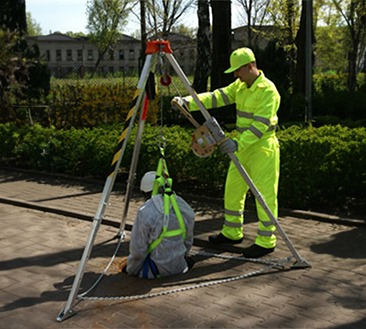 Confined Space Equipment / Tripod & Winch Etc.